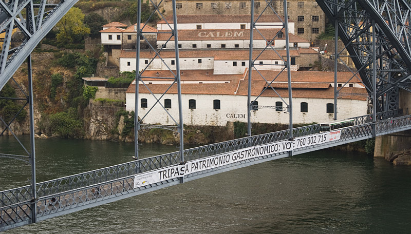 Anúncio às tripas na Ponte Luíz I